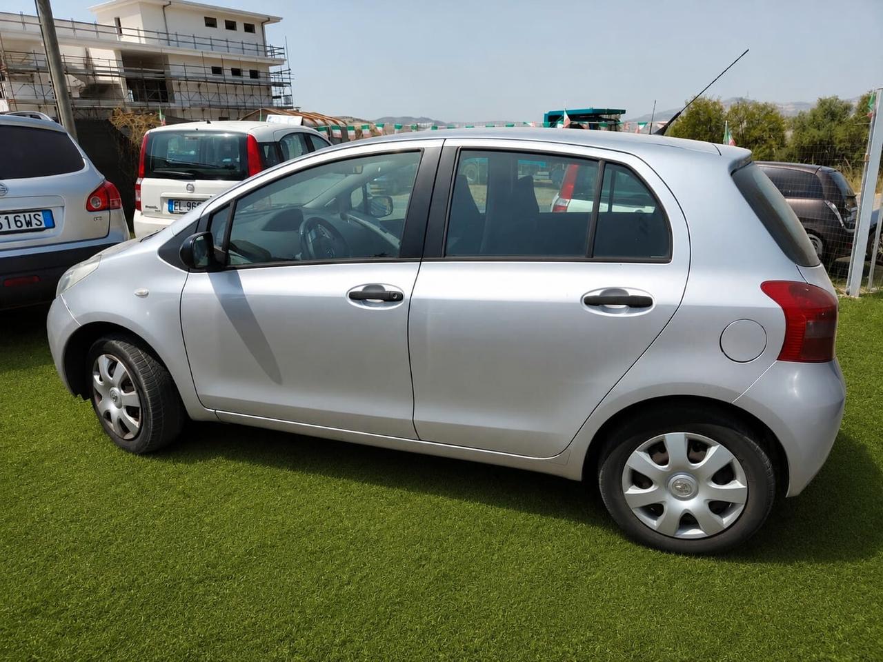Toyota Yaris 1.0 5P Doppia Occasione da MV Auto!