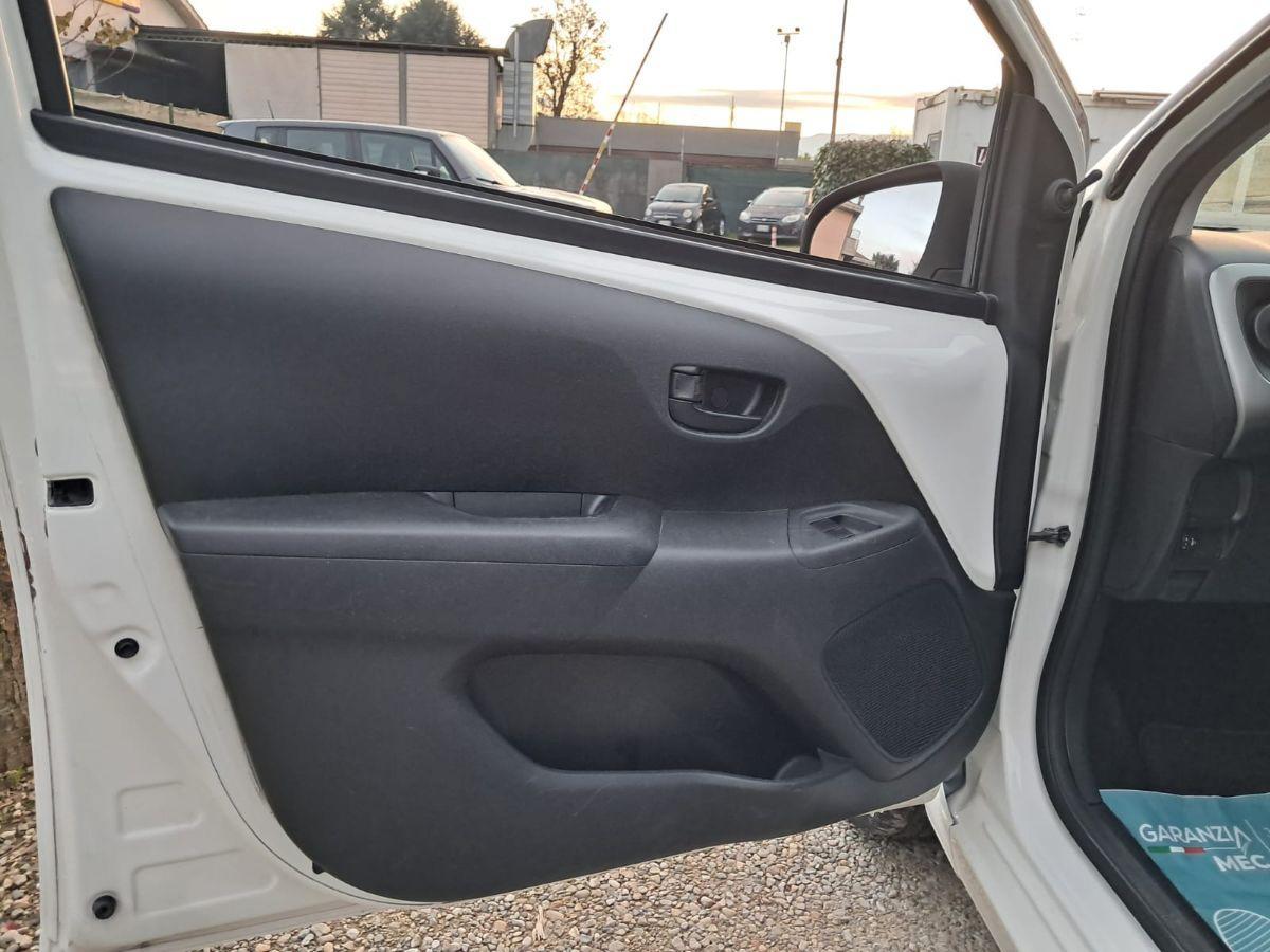 PEUGEOT - 108 5p 1.0 AUTOMATICA