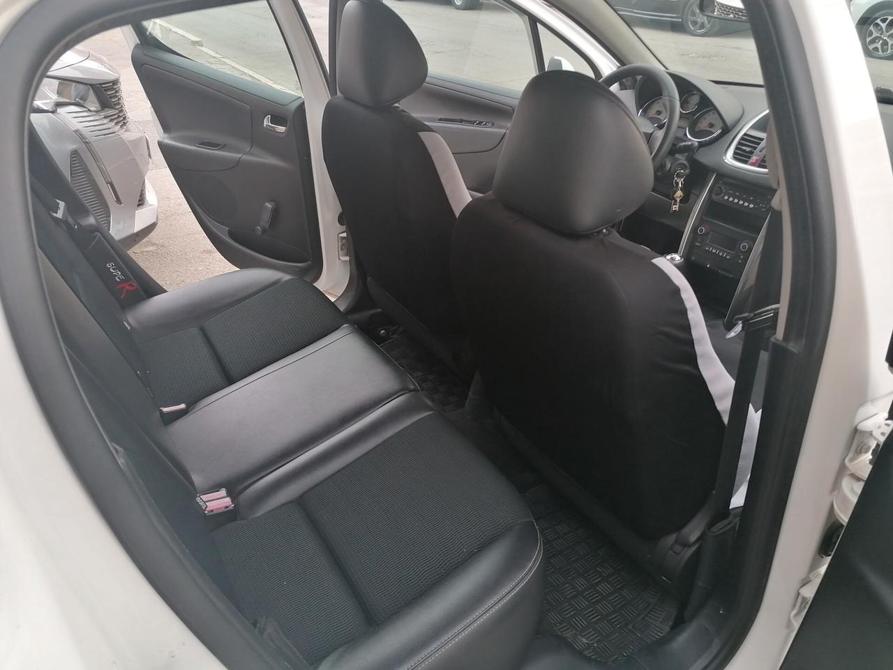 Peugeot 207 1.6 8V HDi 93CV 5p. Allure