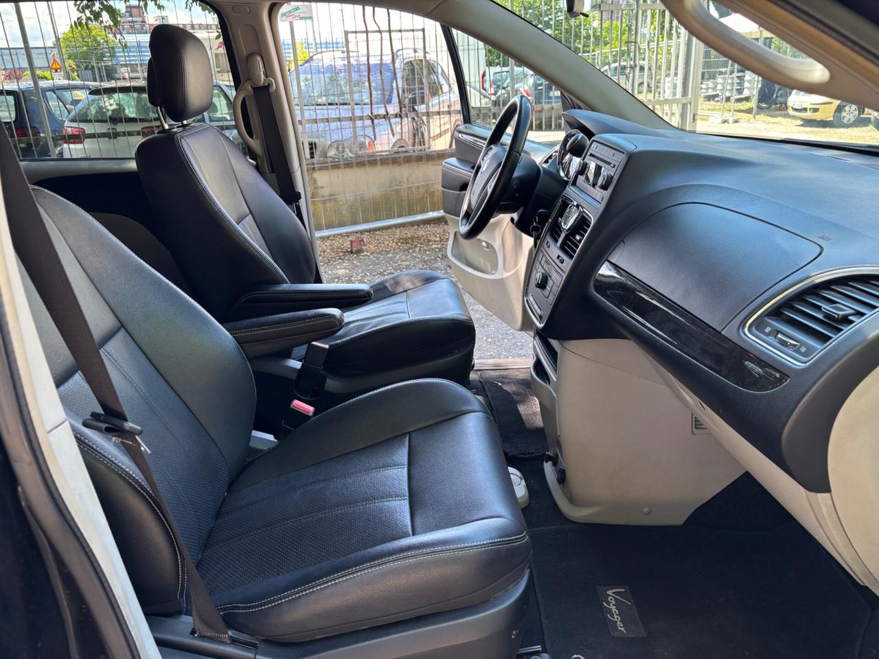 Lancia Voyager 2.8 Turbodiesel Silver 177 CV