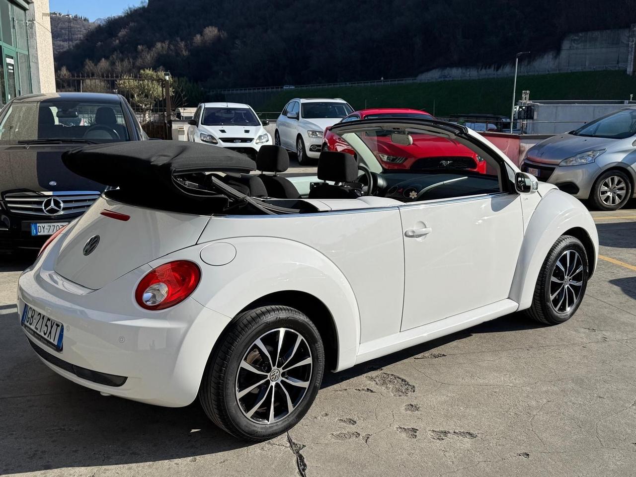Volkswagen New Beetle 1.4 Cabrio