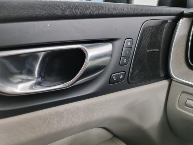 VOLVO XC60 B5 (d) AWD Geartronic Momentum Pro