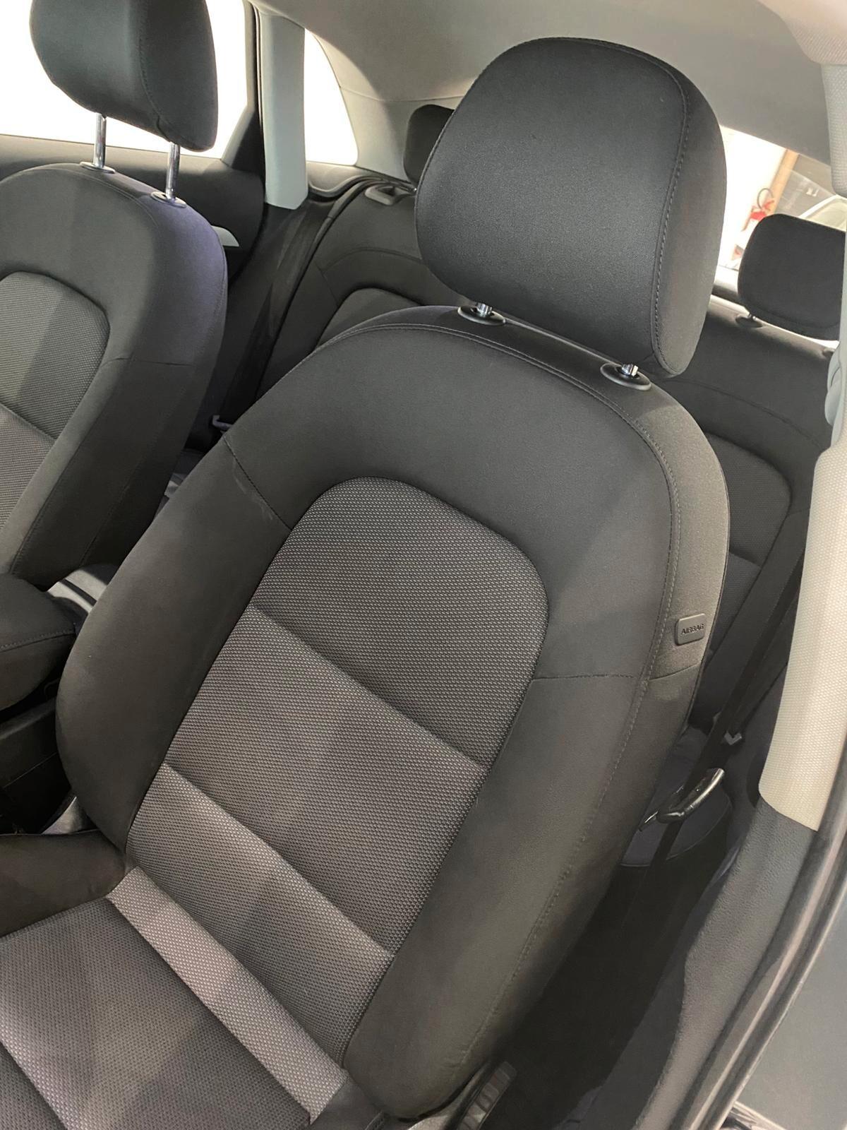 Audi Q3 2.0 TDI 120 CV S tronic line Edition