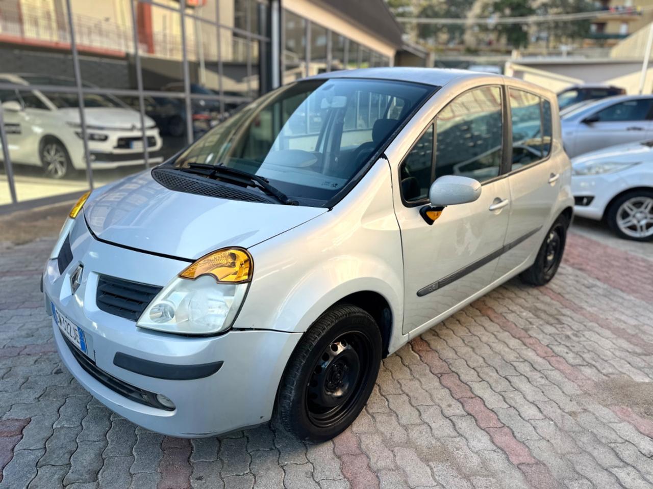 Renault Modus 1.5 dCi 65CV Gancio traino 2005