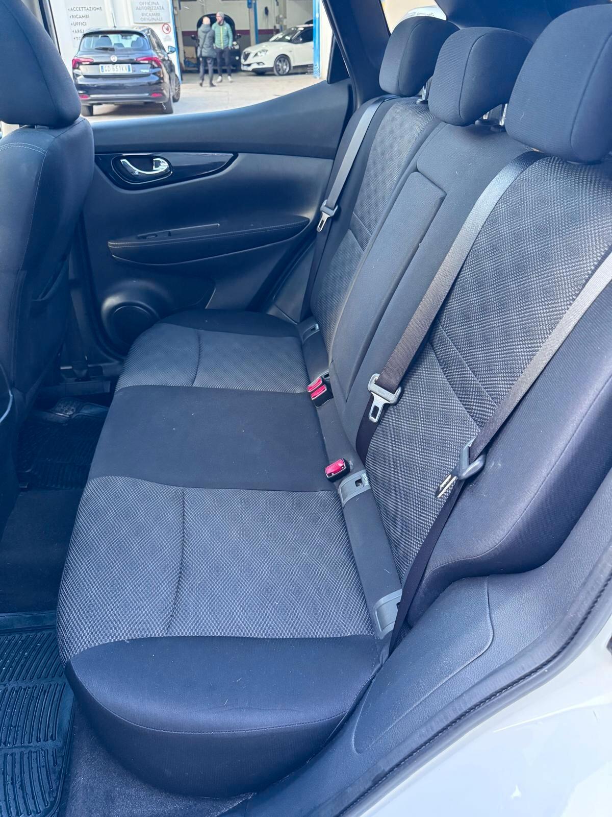 Nissan Qashqai 1.5 dCi N-Connecta