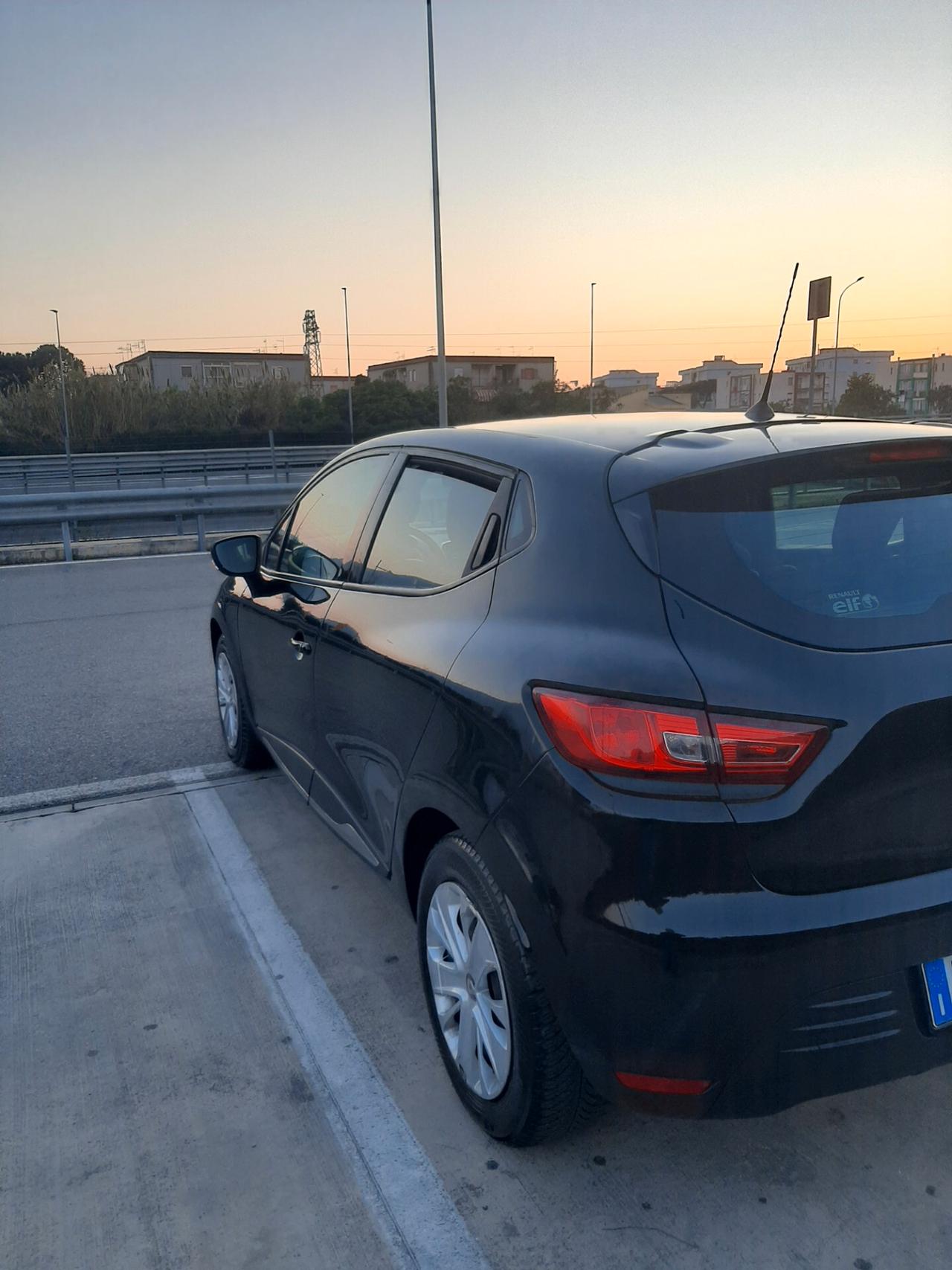 Renault Clio dCi 8V 75 CV 5 porte Duel