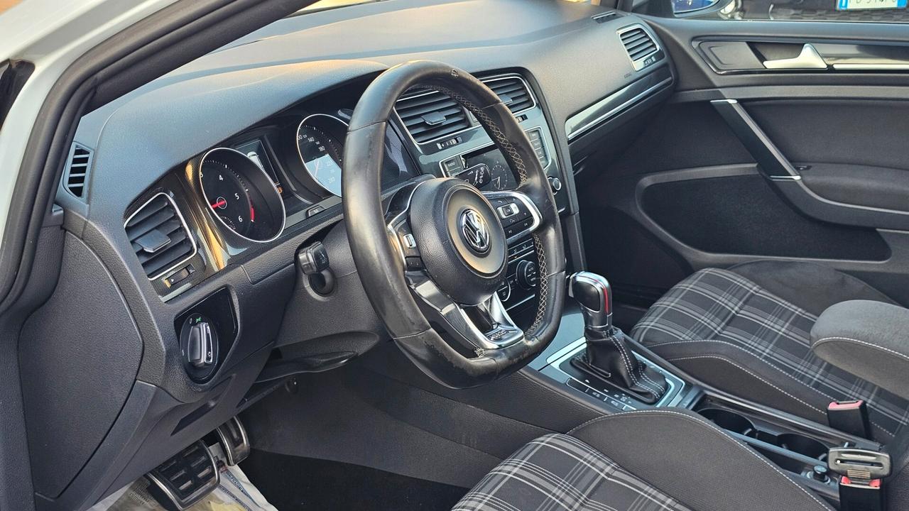 Volkswagen Golf GTD 2.0 TDI DSG BlueMotion Technology
