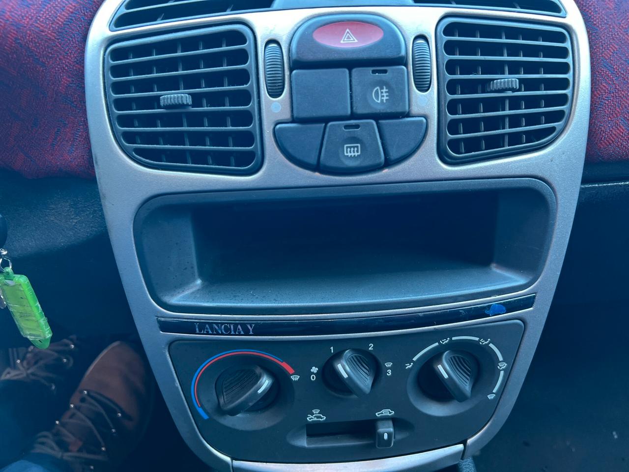 Lancia Y 1.1i cat Elefantino Blu adatta a neopatentati