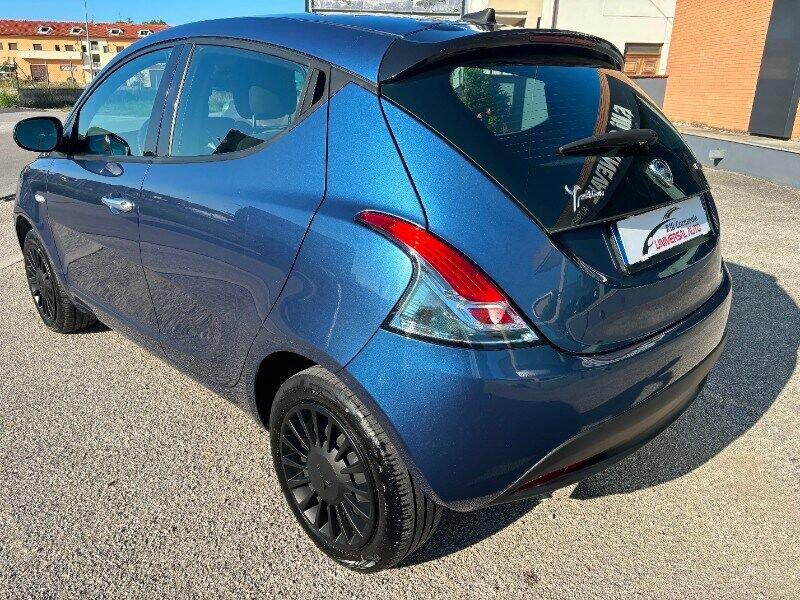 Lancia Ypsilon Ypsilon 1.0 FireFly 5 porte S&S Hybrid Silver
