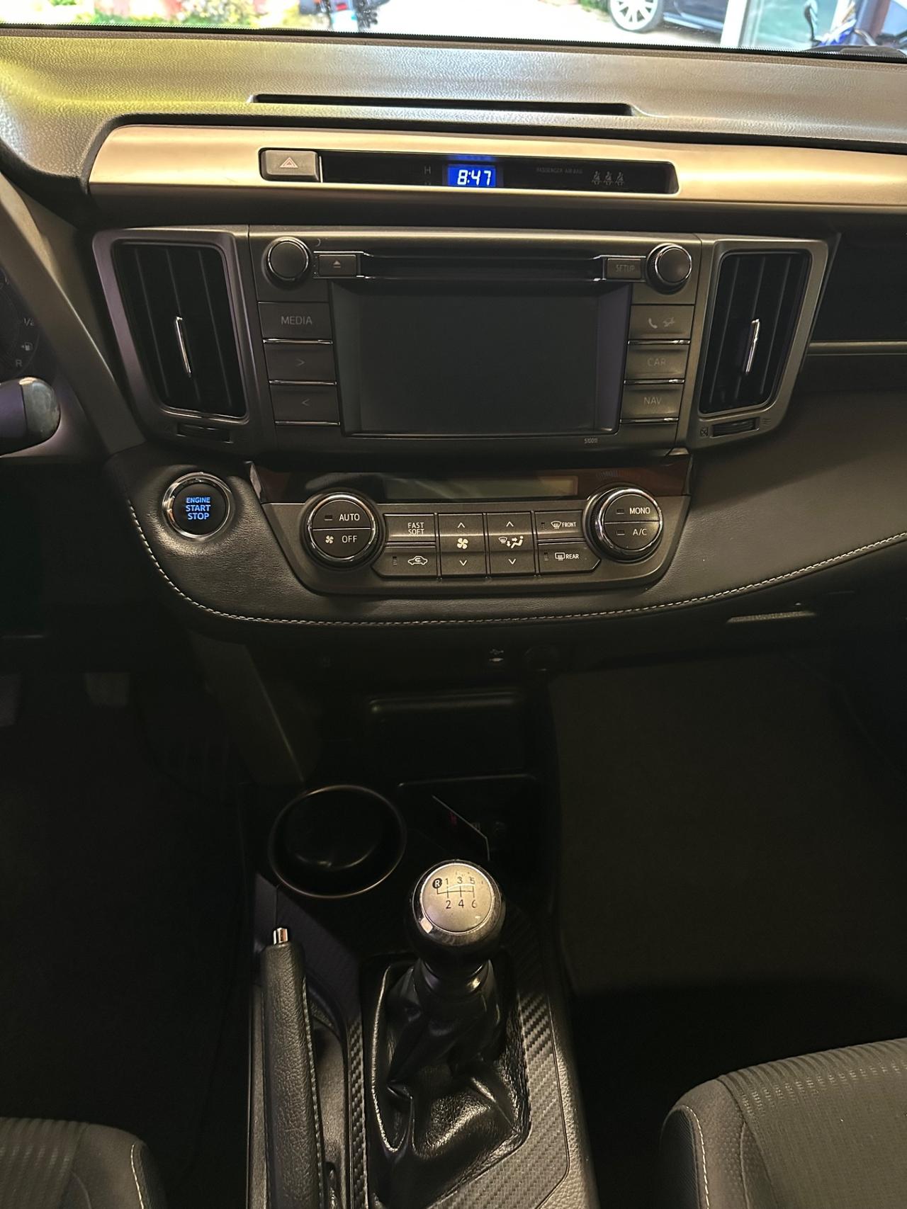 Toyota RAV 4 RAV4 2.0 D-4D 2WD Style UNIPRO