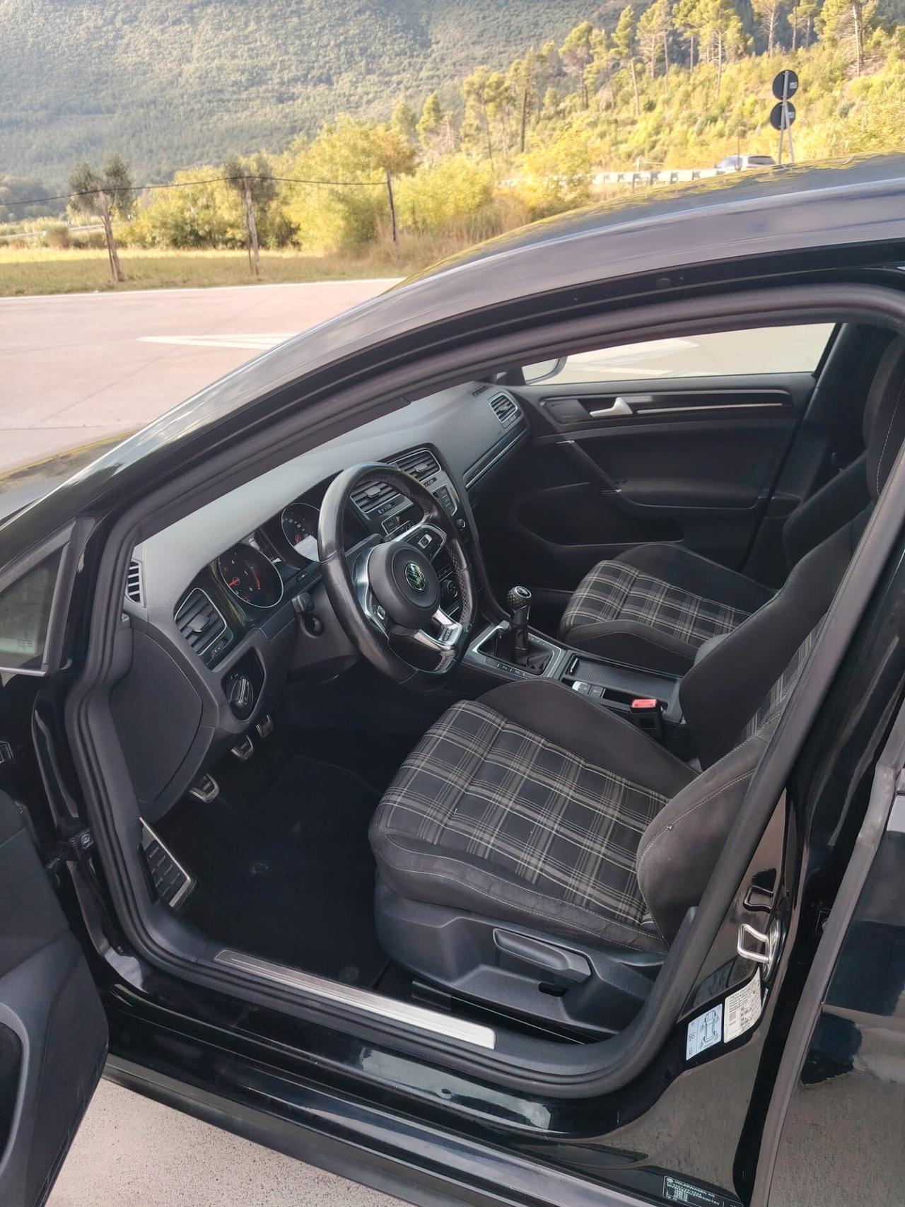 Volkswagen Golf GTD 2.0 TDI 5p. BlueMotion Technology