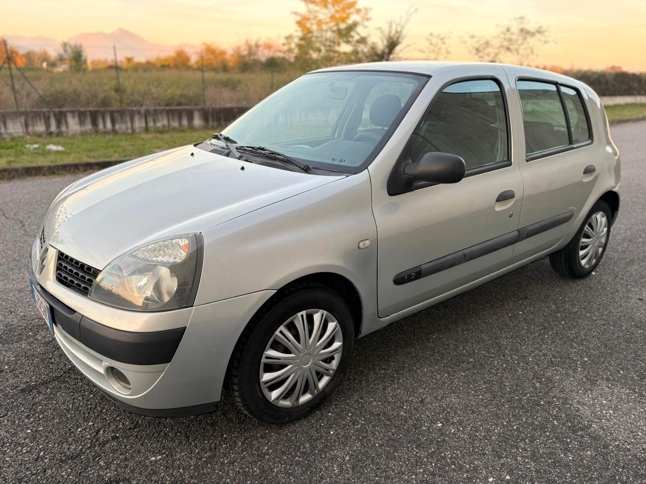 Renault Clio 1.2 16V 5 porte NEOPATENTATI
