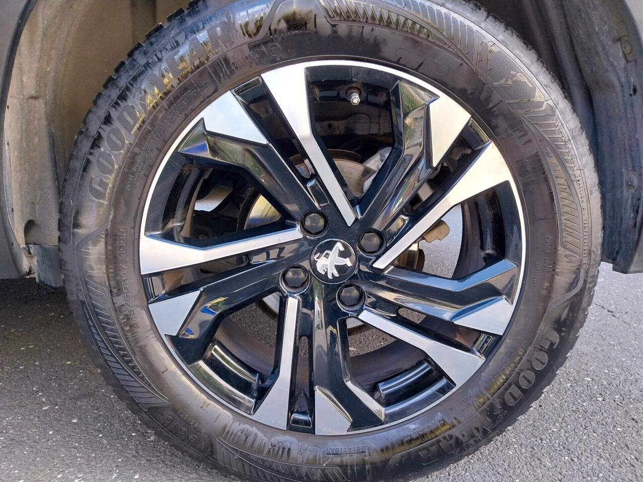 PEUGEOT 2008 1.2 BENZINA 30.000 KM ALLURE 2022