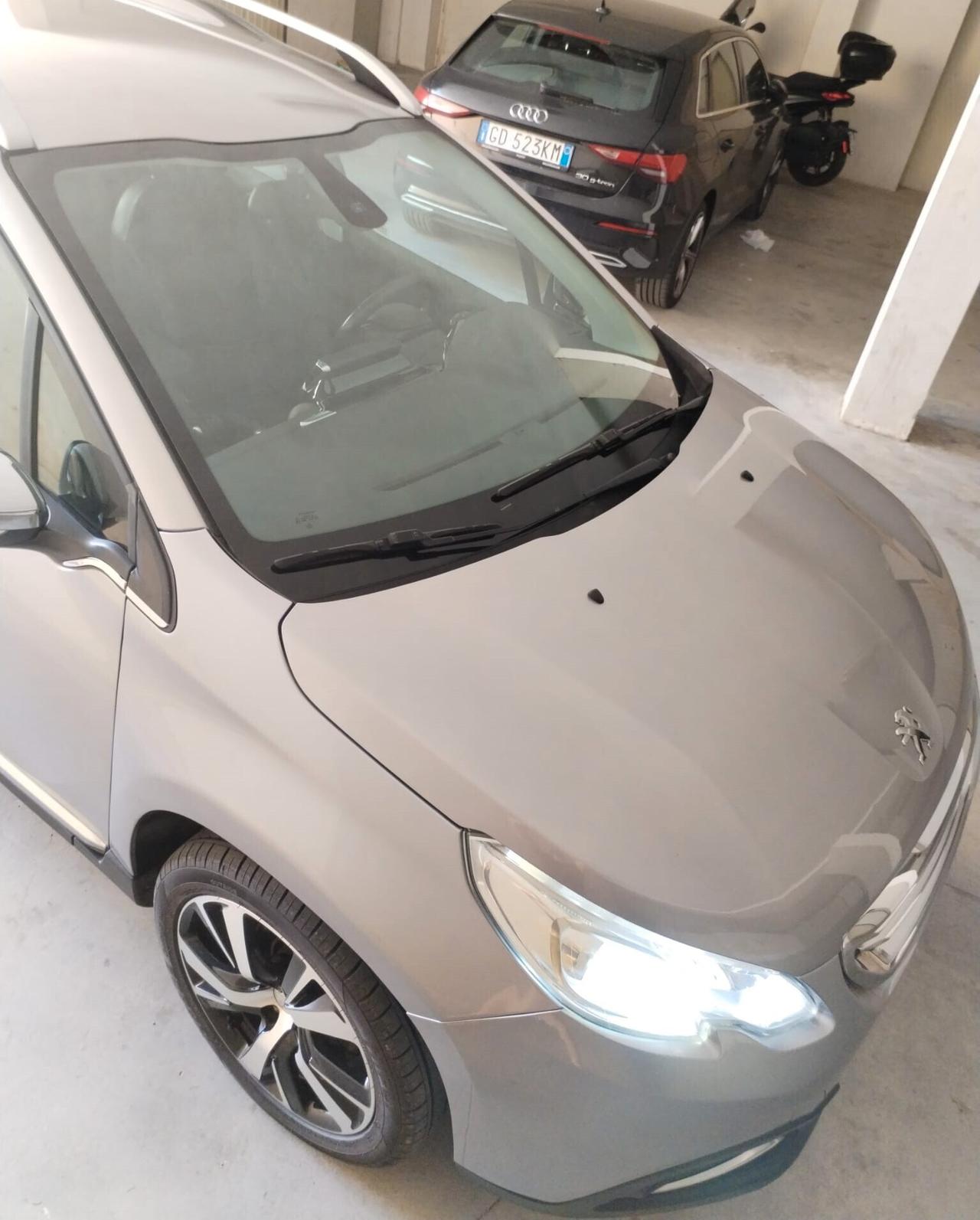 Peugeot 2008 1.6 e-HDi 92 CV Allure *LED