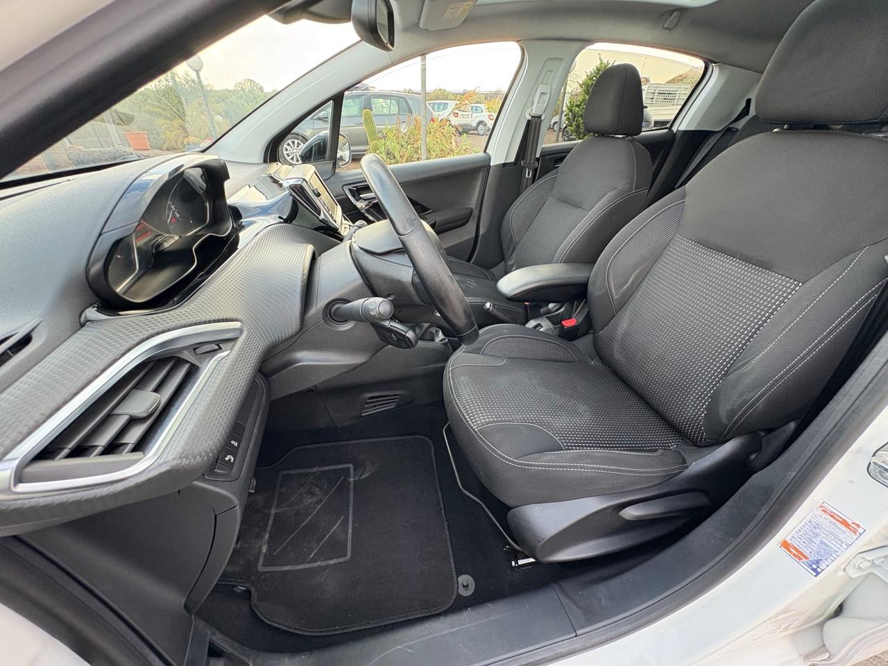 Peugeot 208 PureTech 82 5 porte Allure