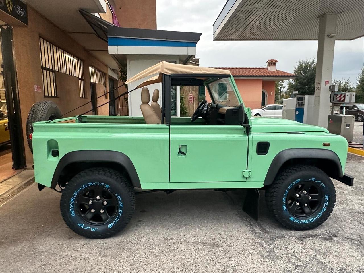 Land Rover Defender 90 2.2 TD4 Soft top E N1