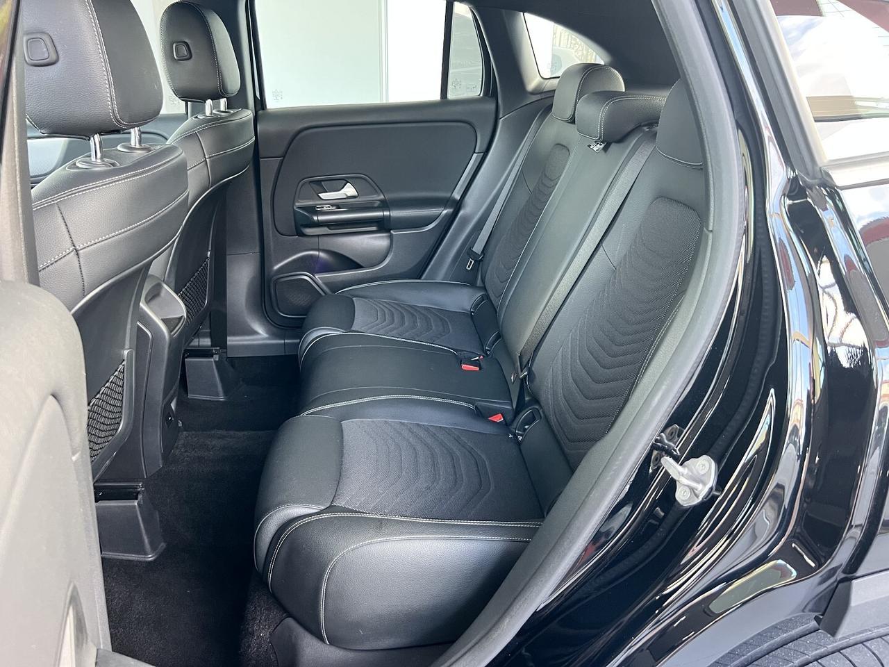 MERCEDES GLA 180d STYLE - 2021