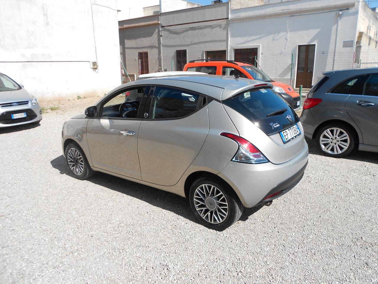 Lancia Ypsilon 1.2 69 CV 5 porte GPL Ecochic Gold