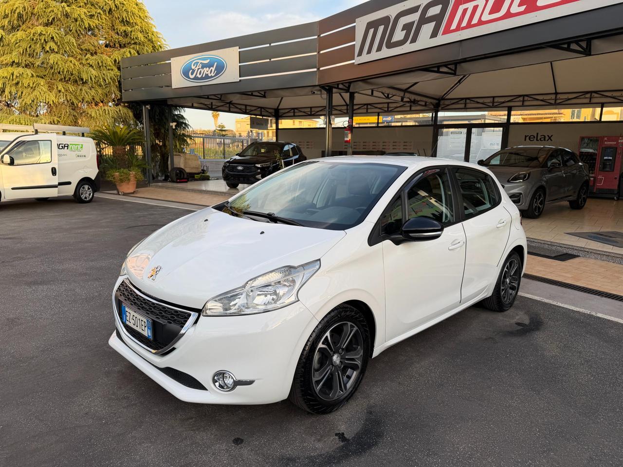 Peugeot 208 5 Porte 208 5p 1.4 hdi 8v Allure
