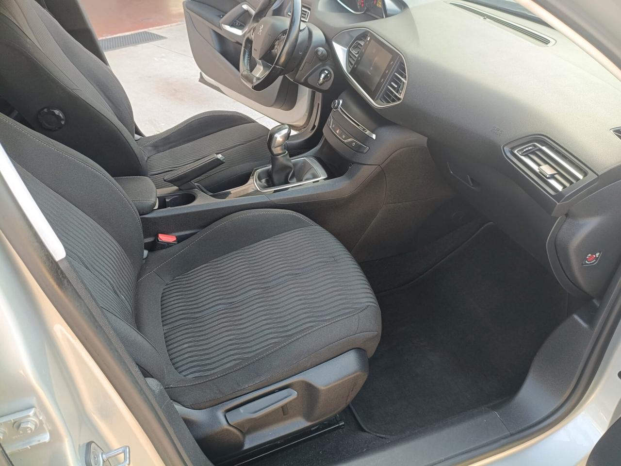 Peugeot 308 BlueHDi 100 S&S SW Active