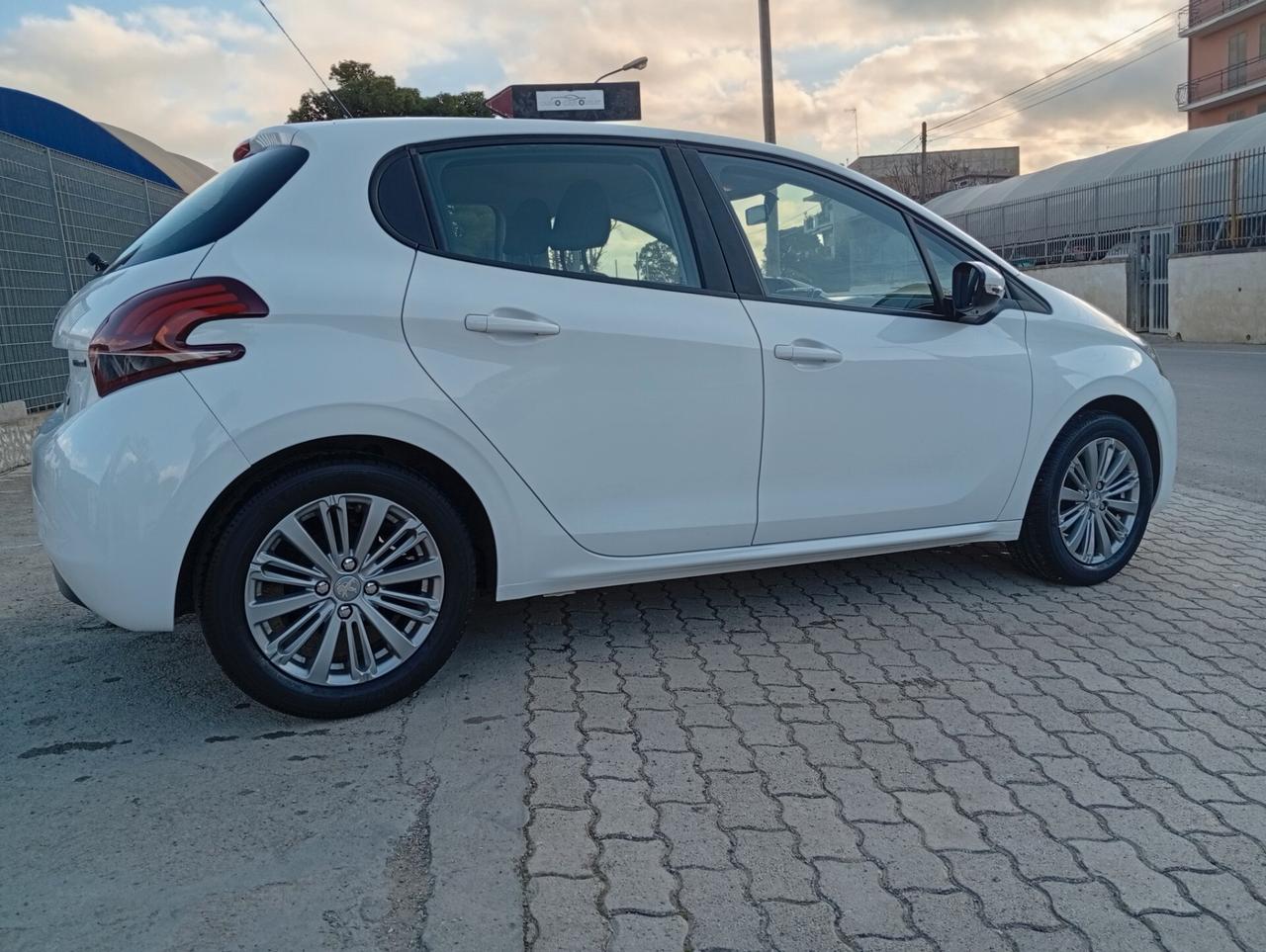 Peugeot 208 PureTech 82 5 porte Active