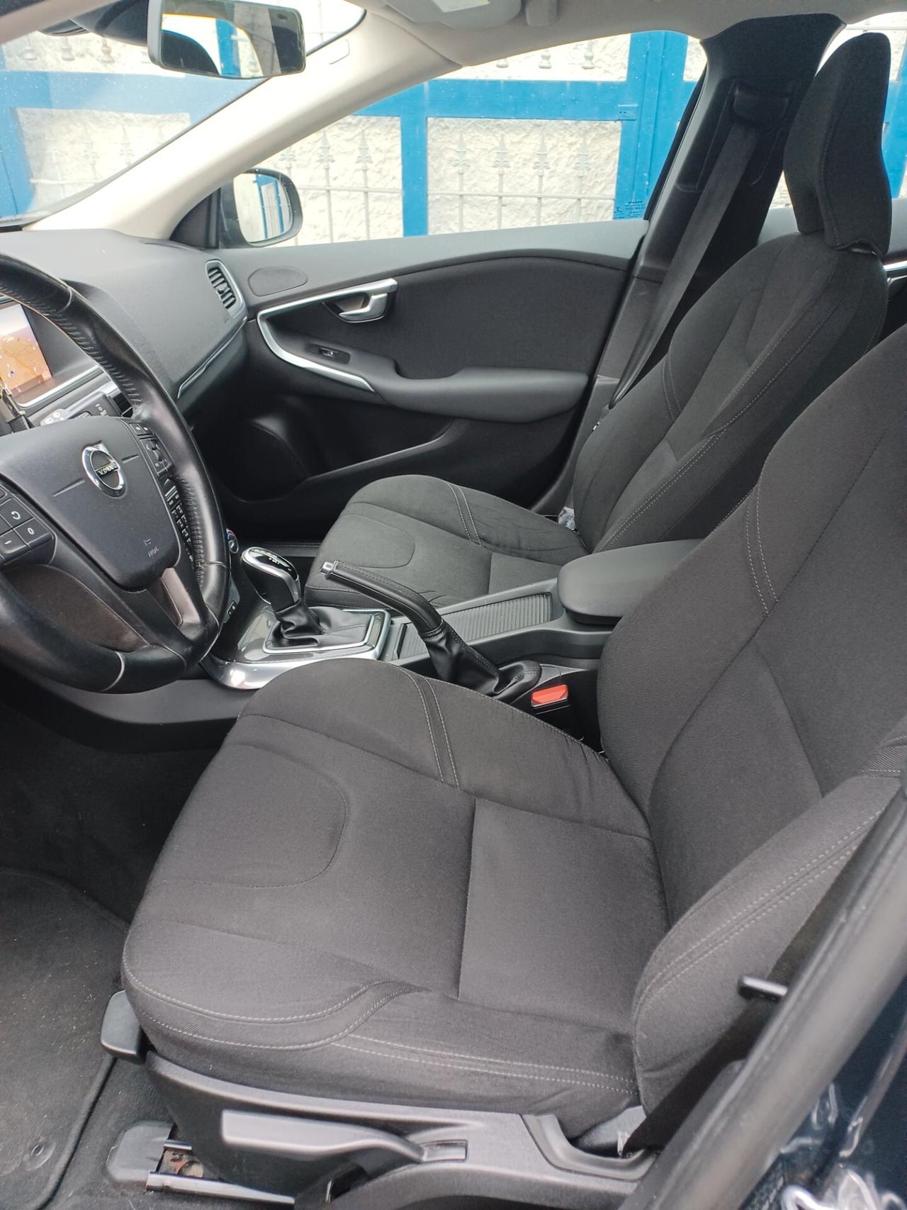 Volvo V40 D3 Geartronic Momentum ANNO 2017
