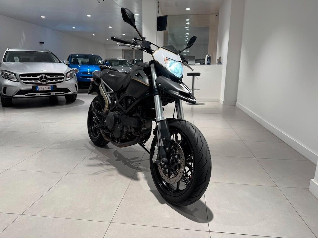 Ducati Hypermotard 796