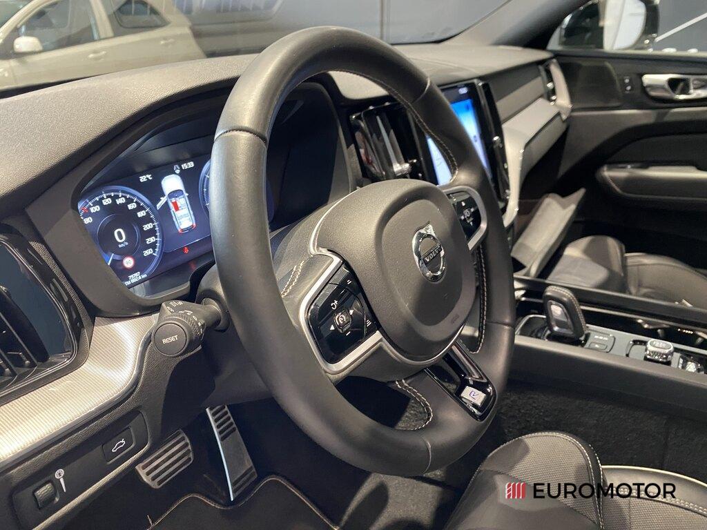 Volvo XC60 2.0 B4 R-Design AWD Geartronic