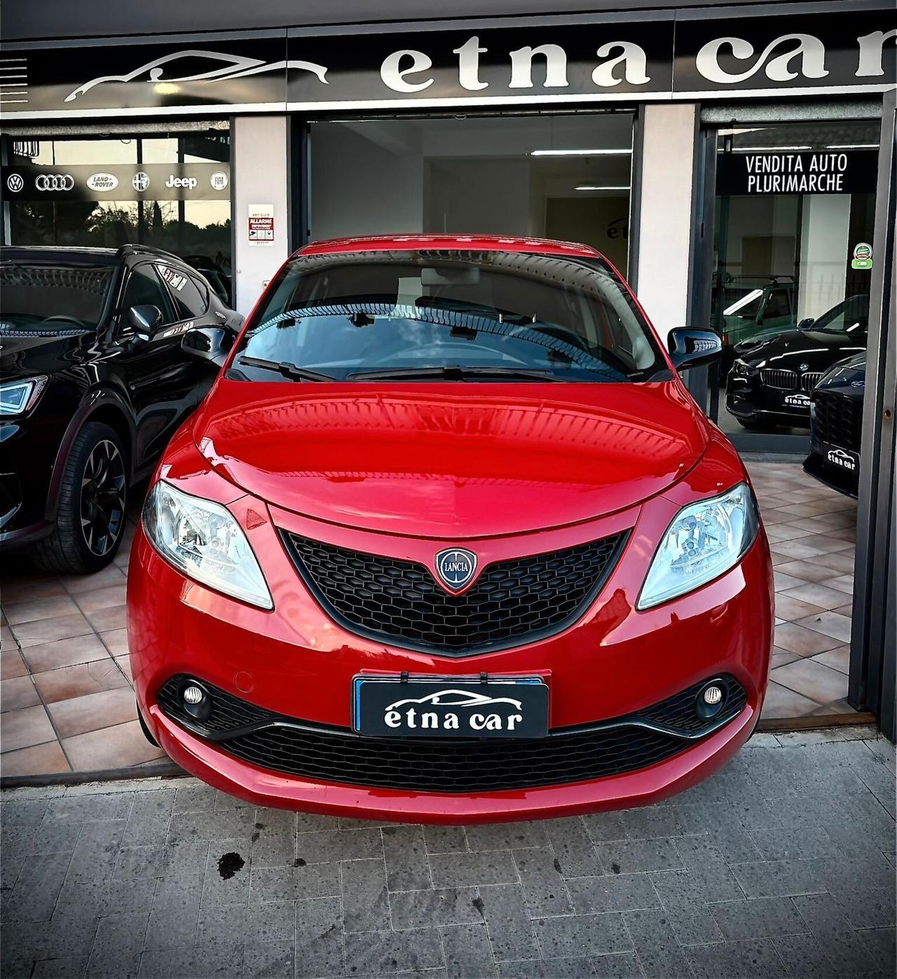 Lancia Ypsilon 1.0 FireFly 5 porte S&S Hybrid Ecochic Silver