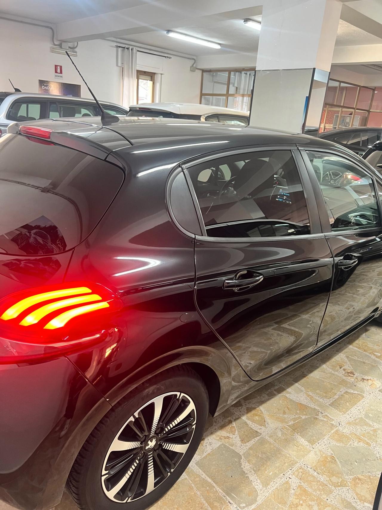 Peugeot 208 PureTech 82 5p. GPL Active