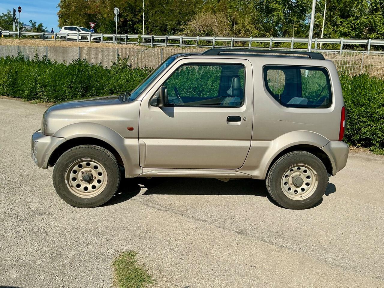Suzuki Jimny 1.3i 16V cat 4WD JLX