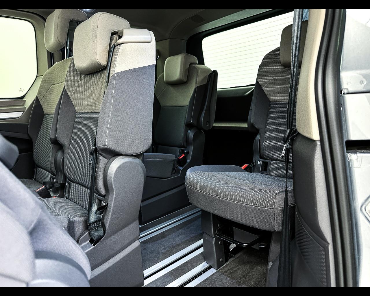 VOLKSWAGEN Multivan 7ª '21-> - Multivan 2.0 TDI 150CV DSG Life