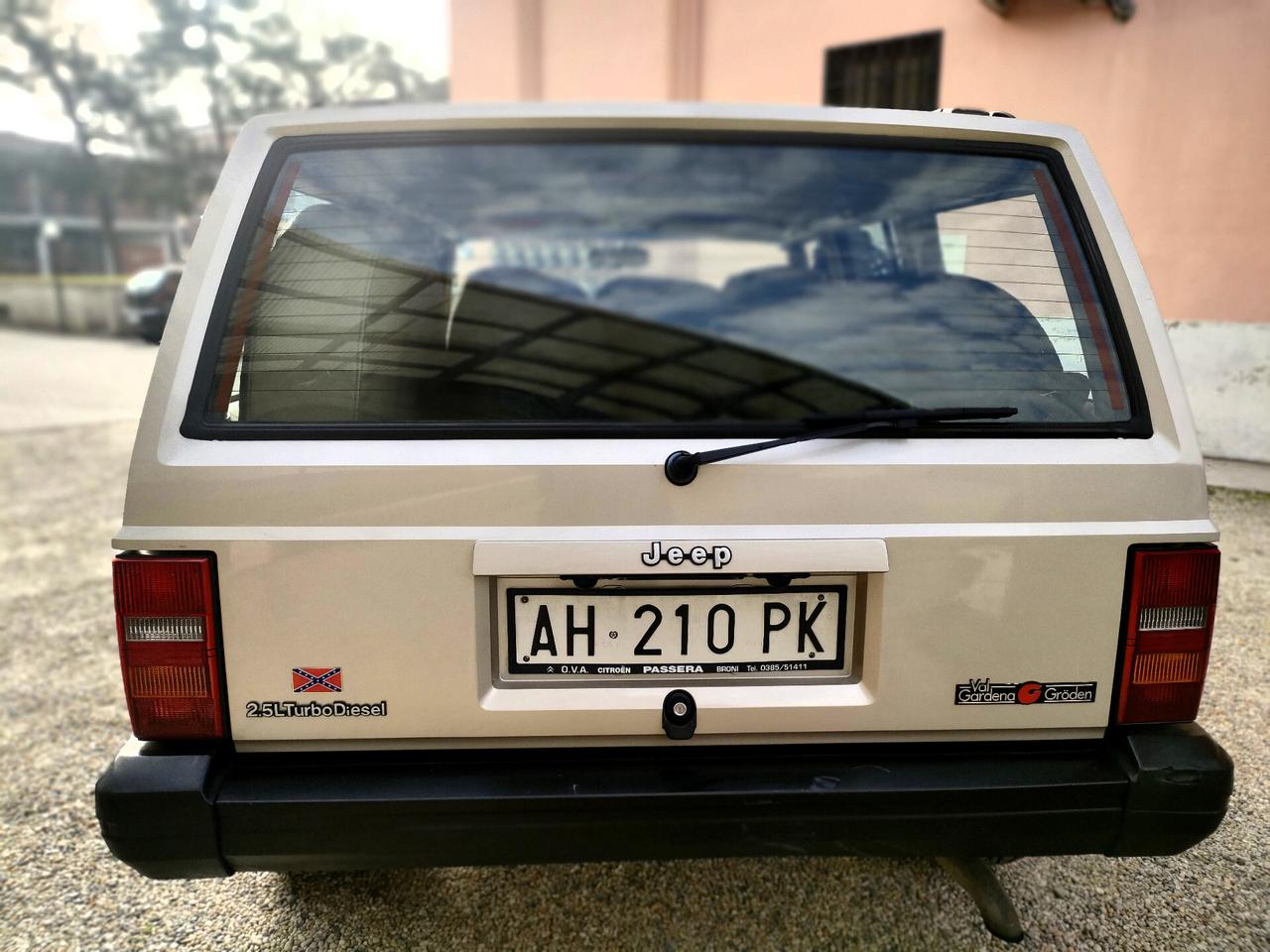 Jeep Cherokee 2.5 TD 5p Selec-Trac Country