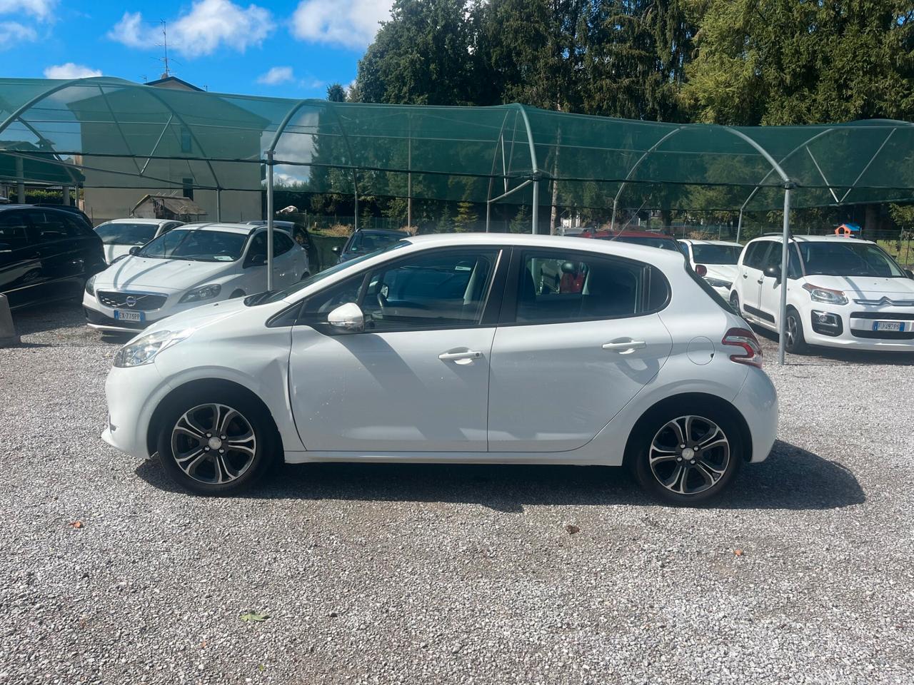 Peugeot 208 PureTech 82 5 porte Allure NEOPATENTATI