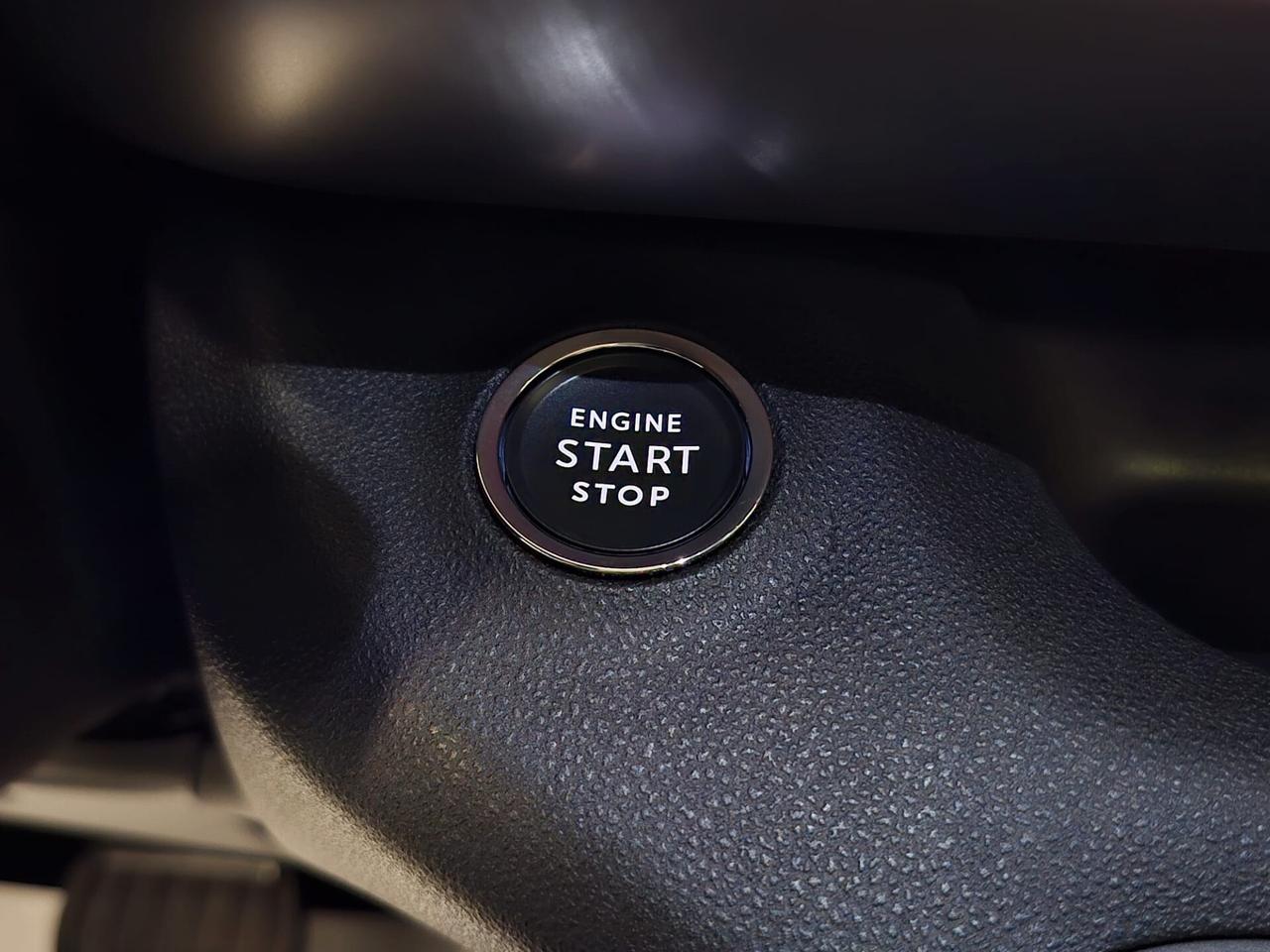 Jeep Avenger 1.2 Turbo mhev e-Hybrid Summit eDCT6 Km.0