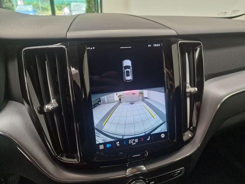 Volvo XC60 B4 (d) AWD Geartronic Momentum AUTOCARRO N1