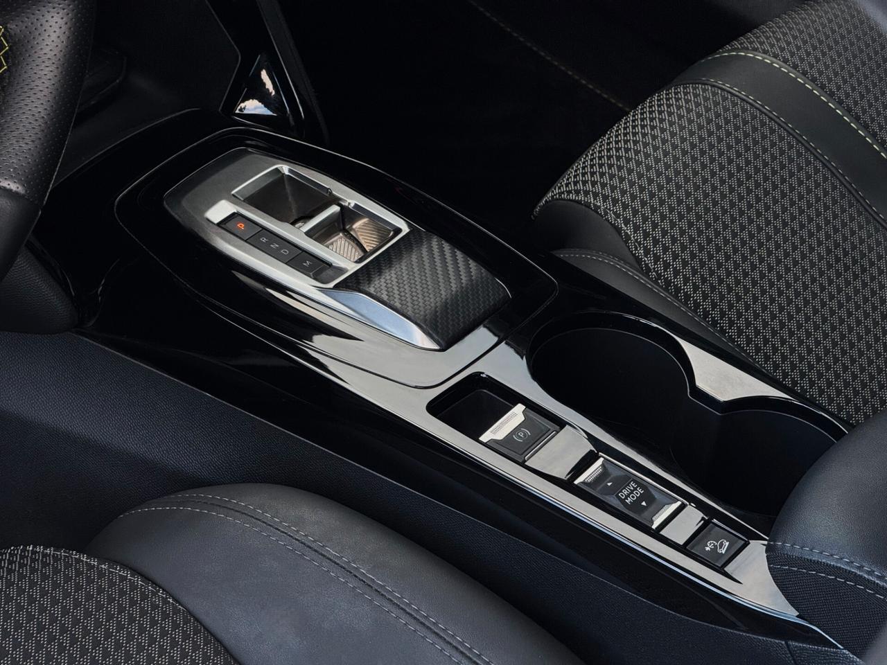 Peugeot 2008 BlueHDi 130 S&S EAT8 GT TETTO