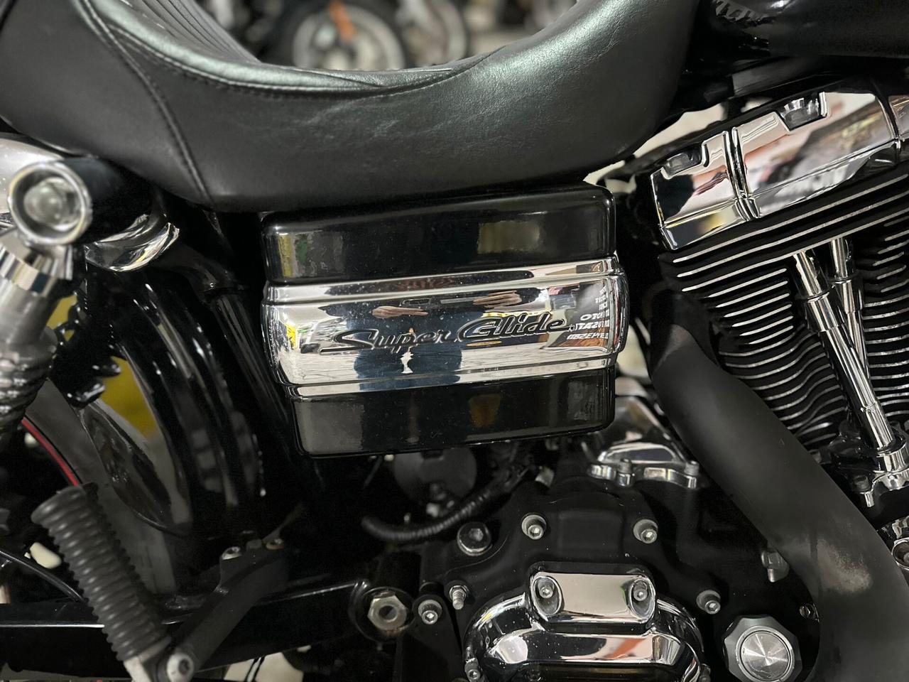 Harley-davidson Dyna Super Glide 1584