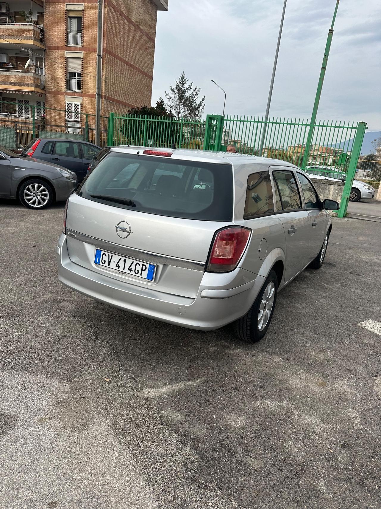 Opel Astra 1.4 16V Twinport 5 porte Enjoy