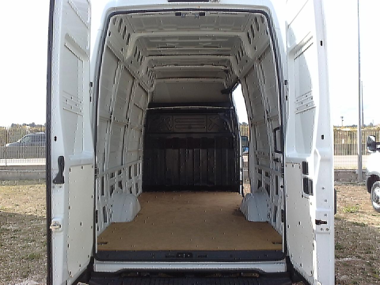 Iveco Daily 35s17 3000cc 170cv Automatico - 2014