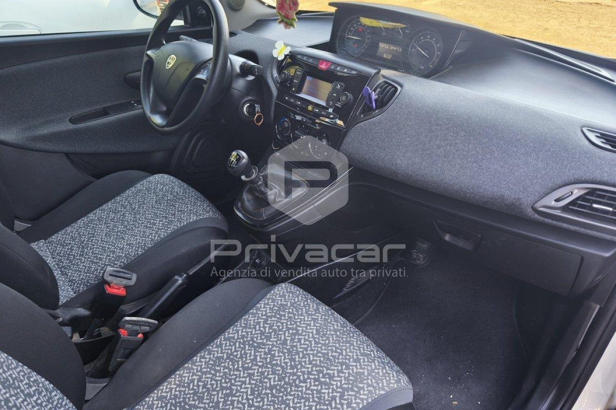 LANCIA Ypsilon 1.0 FireFly 5 porte S&S Hybrid Silver