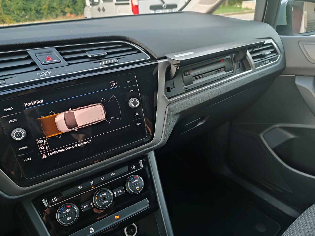 VOLKSWAGEN TOURAN 2018 DIESEL 7POSTI EURO6 POCHI KM NUOVA