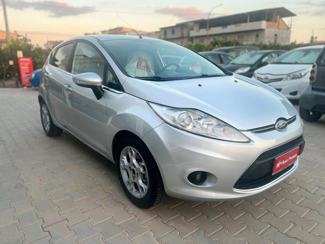 Ford Fiesta 1.4 TDCi 68CV 5 porte Titanium