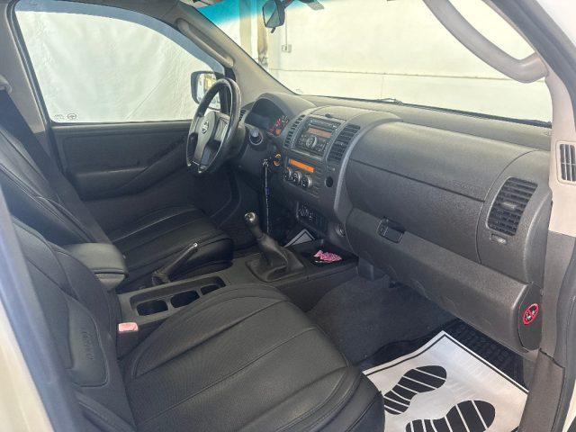 NISSAN Navara 2.5 dCi 4 porte Double Cab LE gancio traino