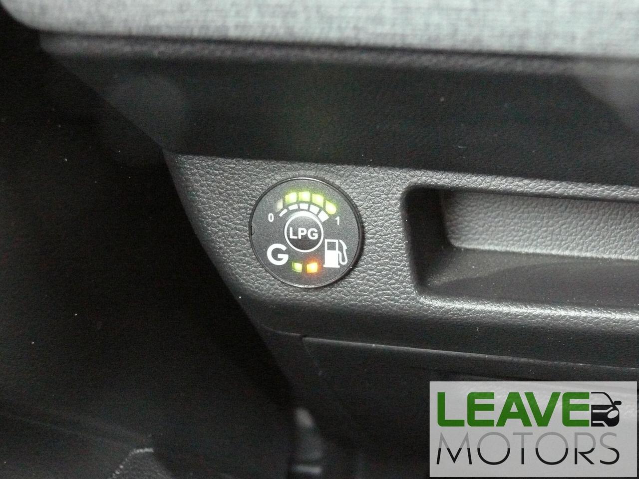 Renault Clio 100 CV GPL Evolution (M1495)