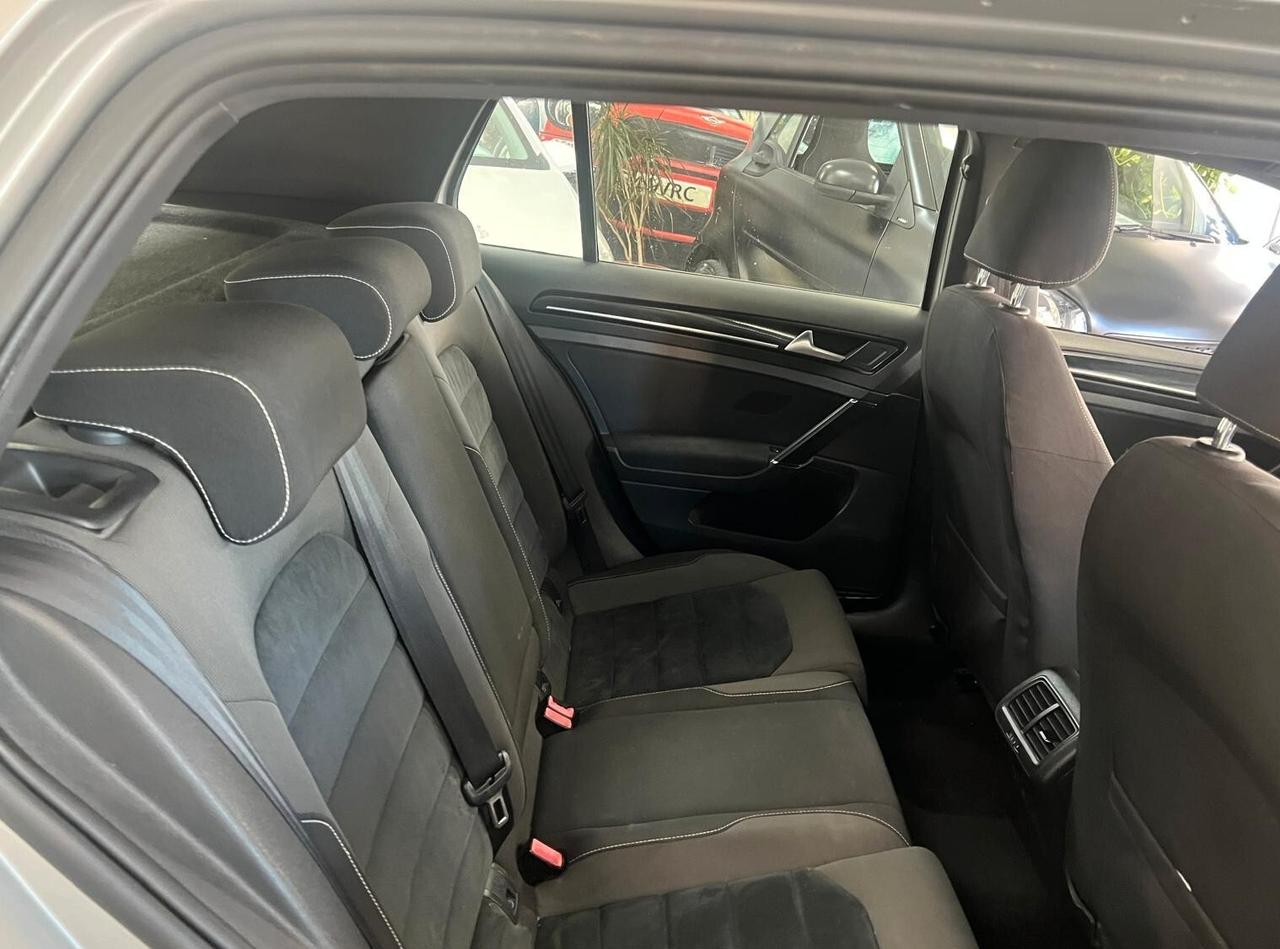 Volkswagen Golf 1.6 TDI DSG 5p. Highline BlueMotion Technology