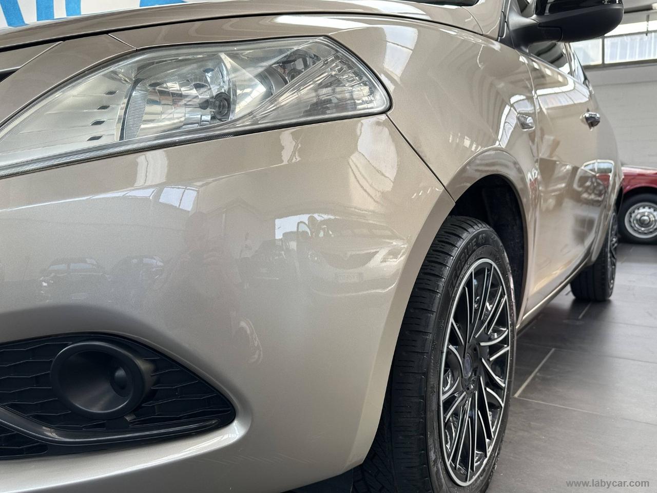 LANCIA Ypsilon 1.2 69 CV 5p. S&S Gold