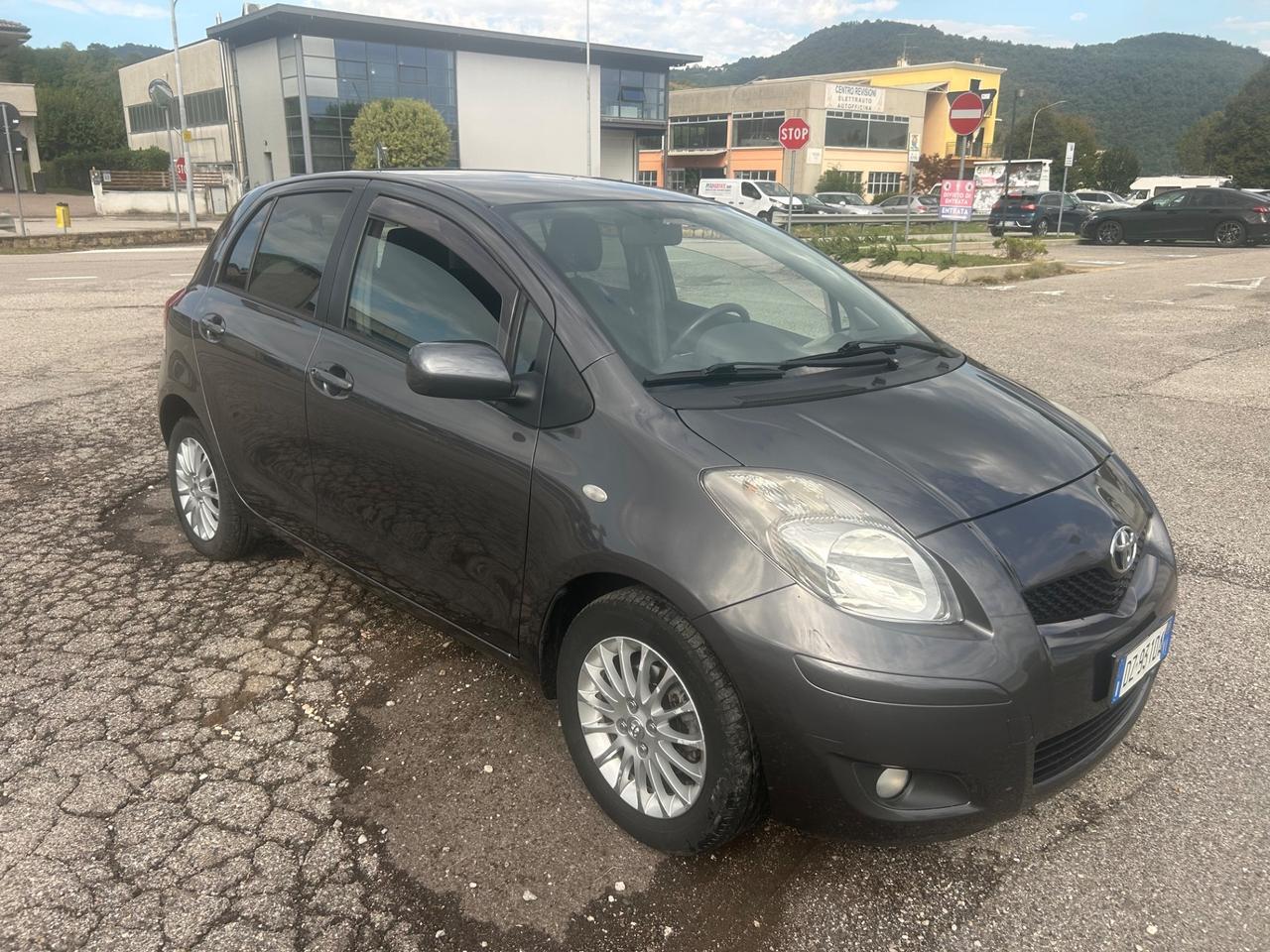 Toyota Yaris 1.3 5 porte