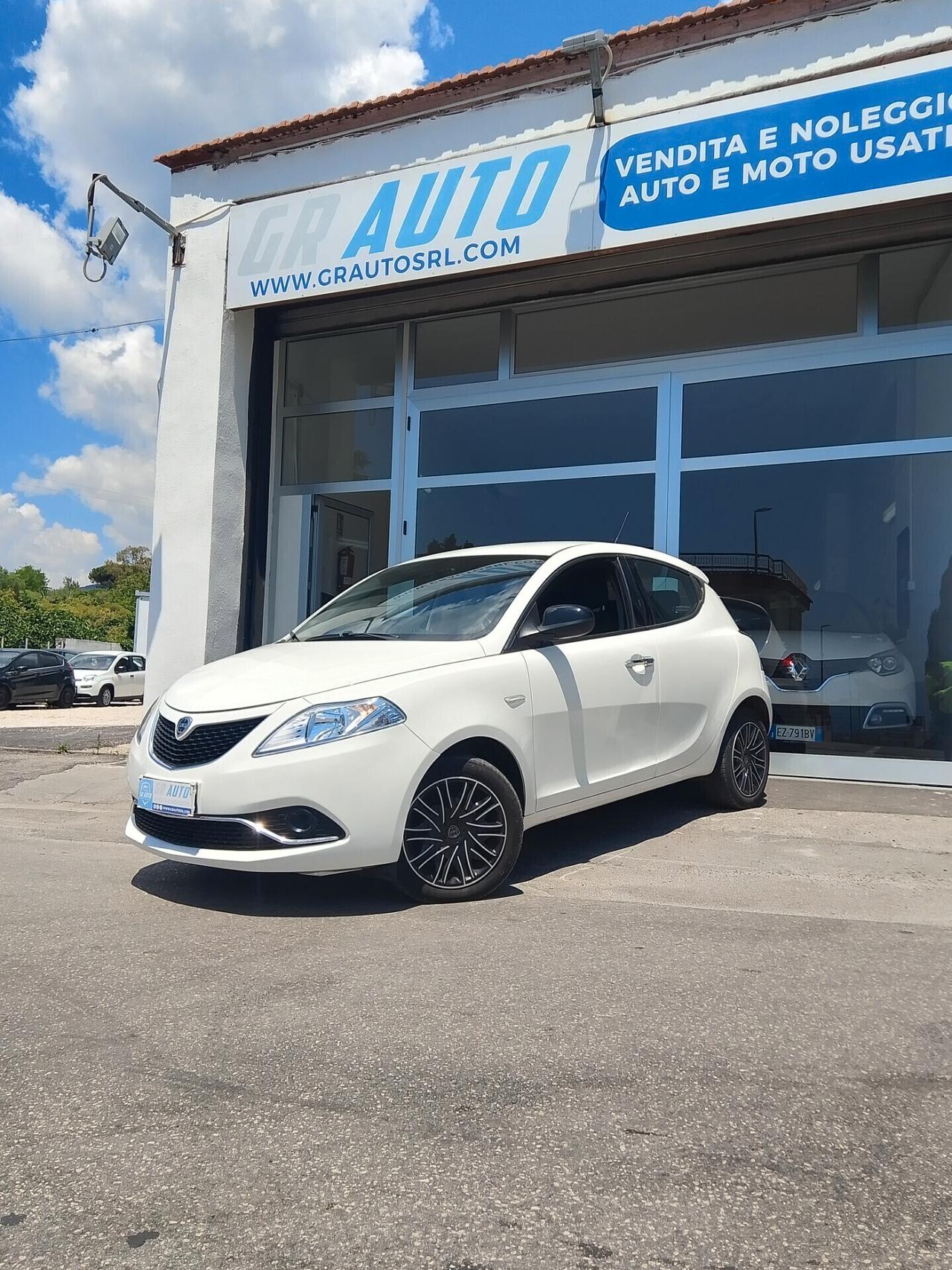 Lancia Ypsilon 1.2 69 CV 5 porte S&S Platinum