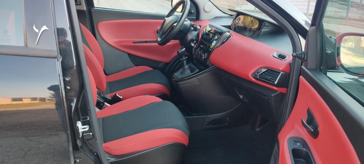 Lancia Ypsilon 1.2 69 CV 5 porte S&S Gold